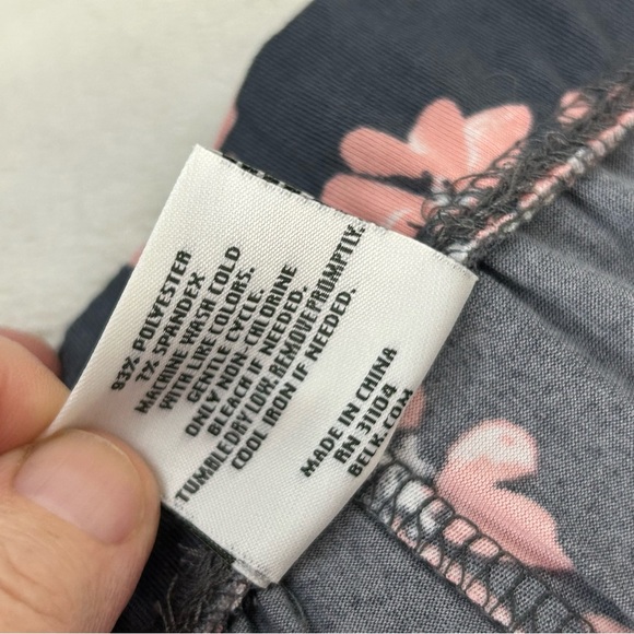 Belk Wonderly Gray Charcoal Lounge Pajama Pants w/Pink Floral Accents Medium NWT - Picture 8 of 10